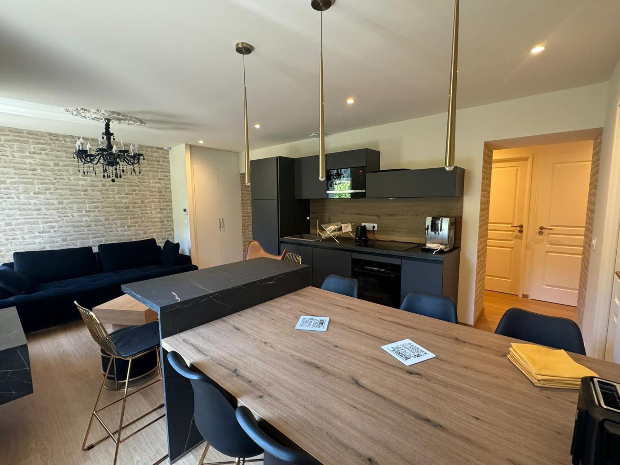 Appartements Confortables Avec Vue Montagne - Residence Villa Belle Fleur Château-Ville-Vieille Exterior foto