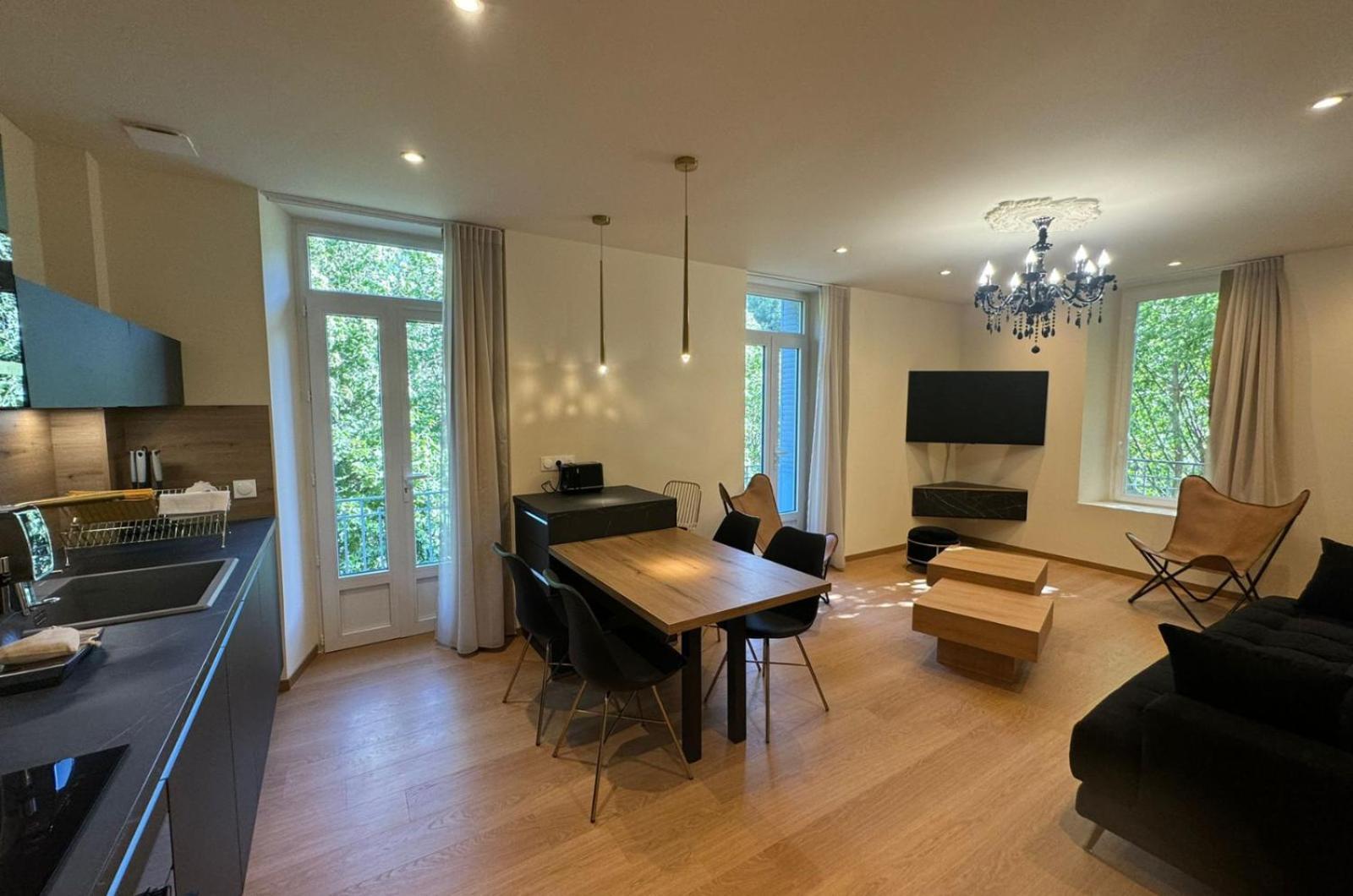 Appartements Confortables Avec Vue Montagne - Residence Villa Belle Fleur Château-Ville-Vieille Exterior foto