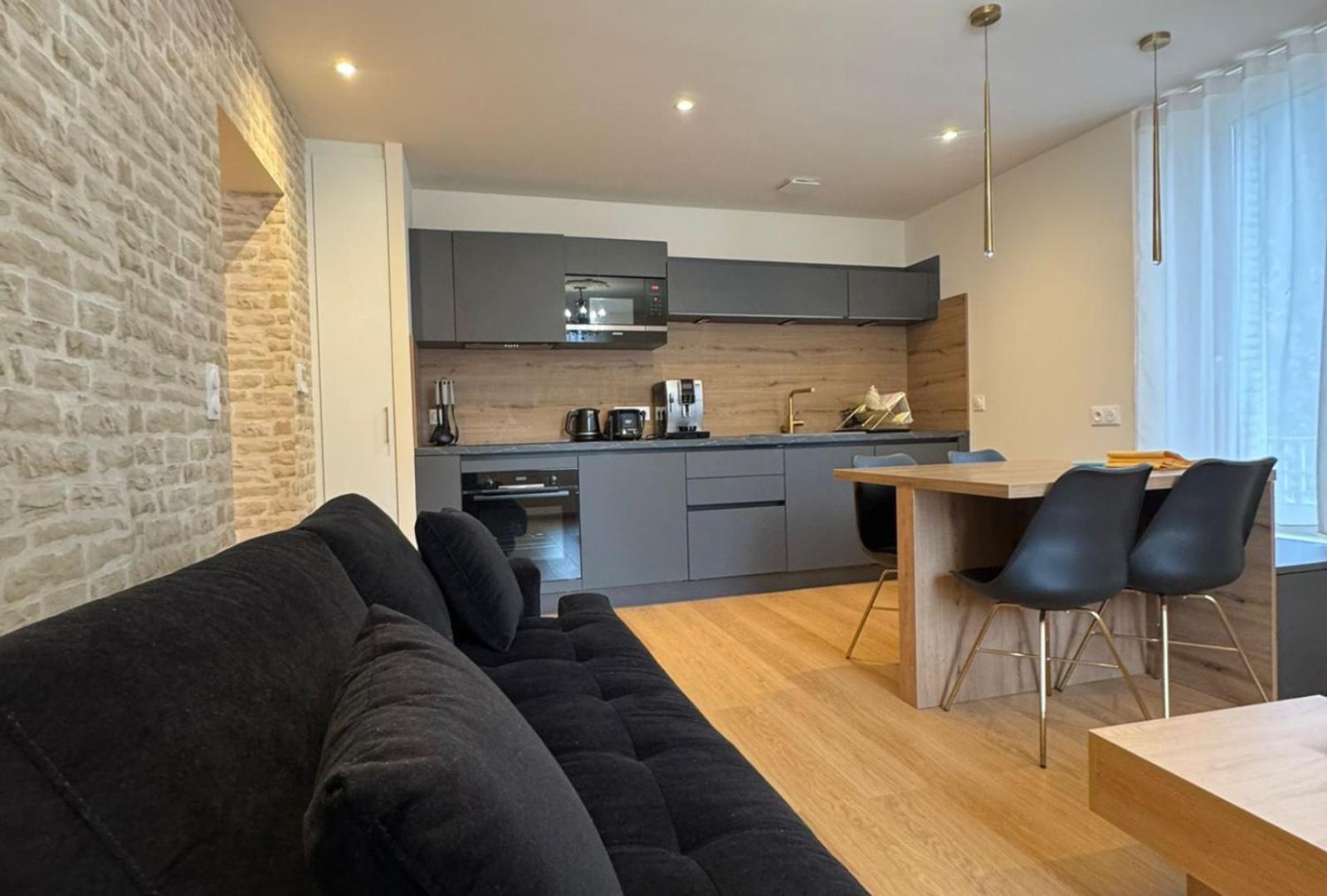 Appartements Confortables Avec Vue Montagne - Residence Villa Belle Fleur Château-Ville-Vieille Exterior foto
